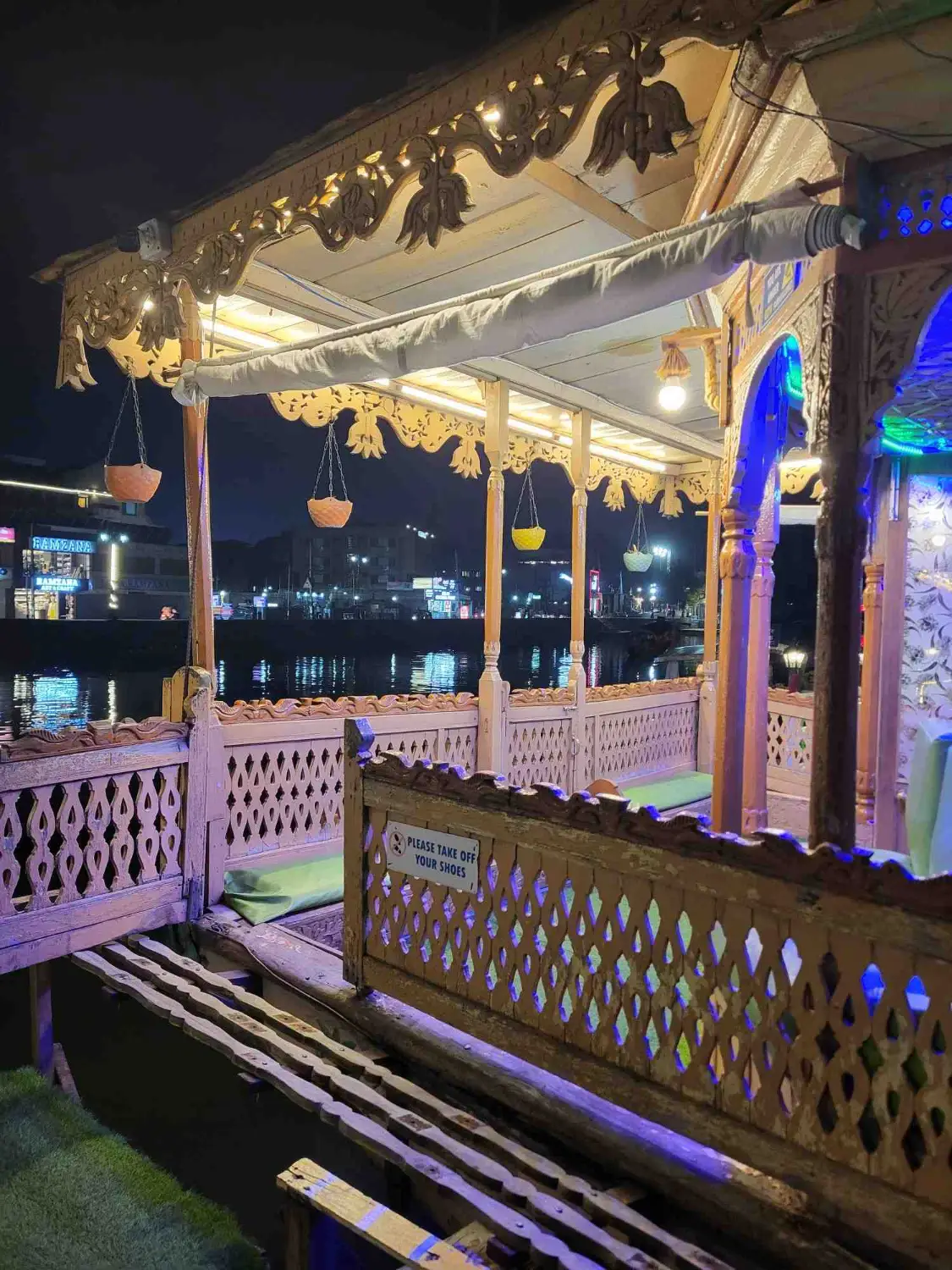 A photograph made on a photowalk in Pune
